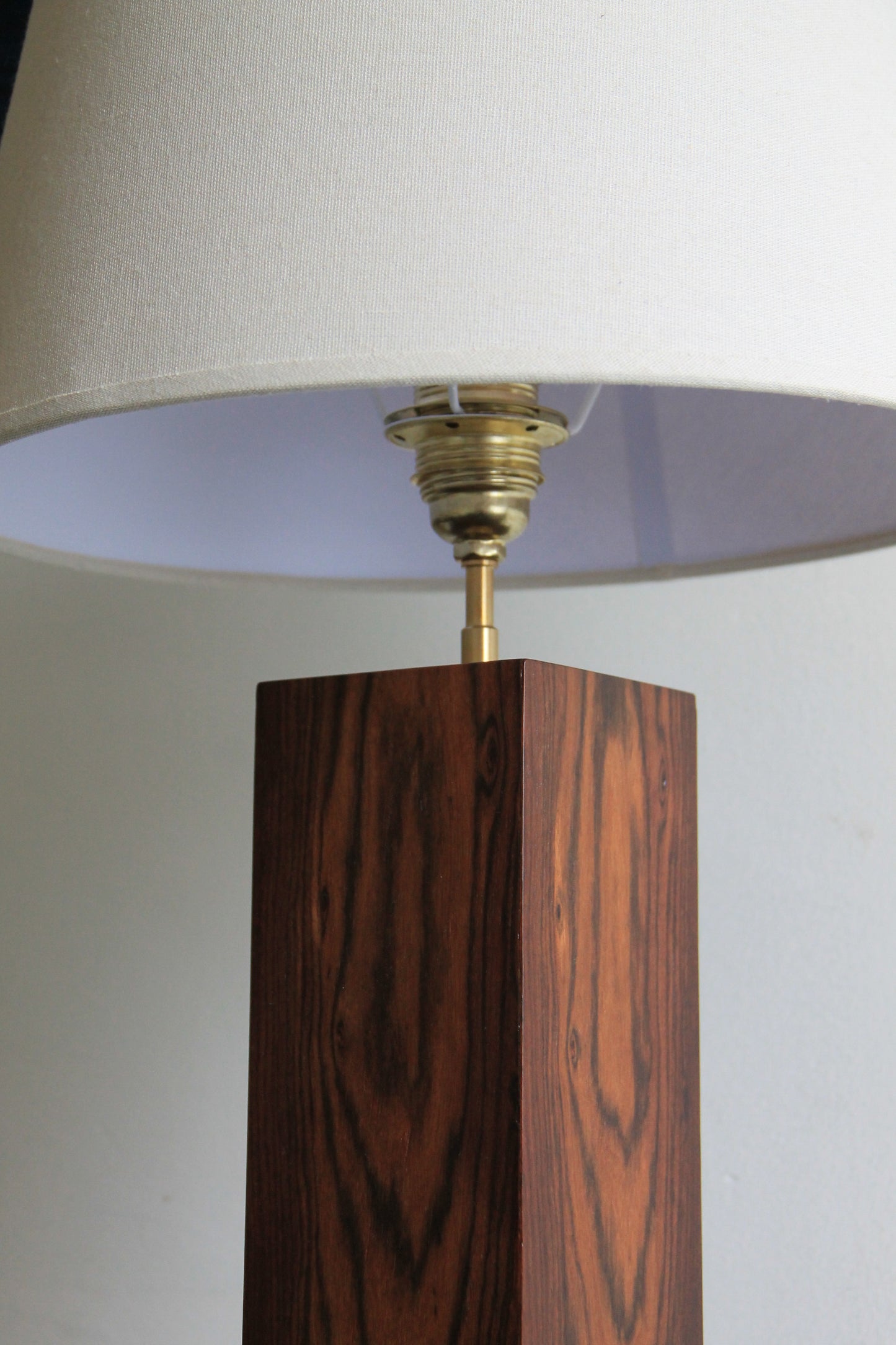 Lampe Palissandre et Paille